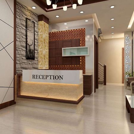 אמריצר Csjs Inn By Krishna Group Of Hotels מראה חיצוני תמונה