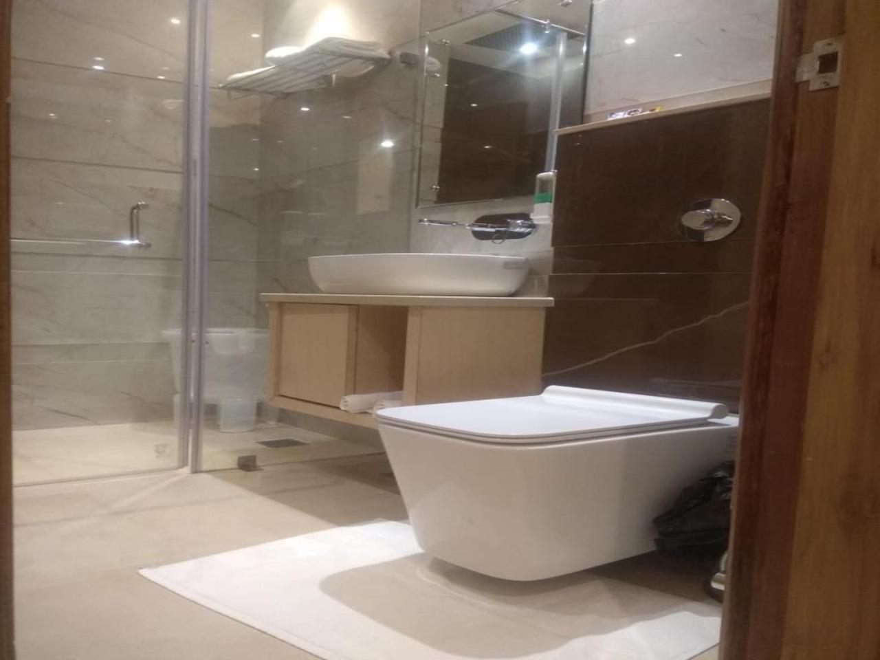 אמריצר Csjs Inn By Krishna Group Of Hotels מראה חיצוני תמונה